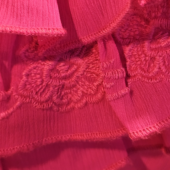 Hollister Women's Pink Ruffle Top - Picture 3 of 9